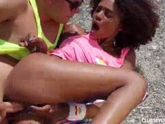 Sucer une bite, Tir de sperme, Noir ébène, Faciale, Doigter, Branlette thaïlandaise