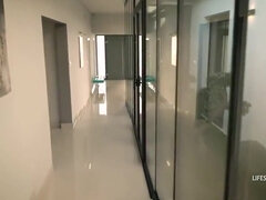 Morena, Peituda, Jato de porra, Facial, Punheta, Russoa, Tatuagem, Sexo grupal a três