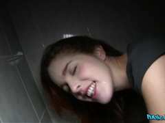 Amatör, Badrum, Avsugning, Sperma shot, Doggystyle, Handjobb, Pov, Offentlig