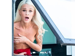 Grande cazzo, Bionda, Pompino, Da dietro, Tette naturali, Tatuaggi, Ragazza, Tette