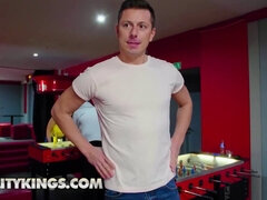 Grosse bite, Gros seins, Blonde, Sucer une bite, Gorge profonde, Rugueux, Russe, Sous la jupe