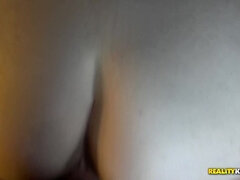 Rumpe, Babe, Brunette, Ansiktssperm, Hotell, Naturlige bryster, Piercingen, Tenåring