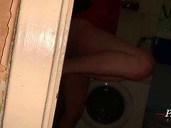 Amateur, Anal, Salle de bains, Masturbation, Chatte, Rasée, Soeurs, Adolescente