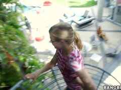 Stor stjärt, Blondin, Avsugning, Sperma shot, Ansiktsbehandling, Handjobb, Mellanrasig, Monster