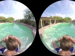 Grosser arsch, Grosse titten, Braunhaarige, Spermaladung, Schwanz, Hardcore, Pool, Pov