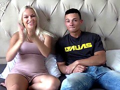 College Bodybuilder Puts The Weights Down To Fuck Blondie