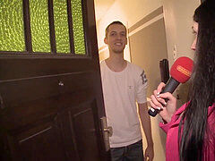 Μελαχροινή, Λάτεξ, Τρίο