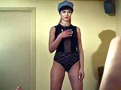 Würgen, Handjob, Küssen, Schmerz, Ablutschen, Jungendliche (18+)