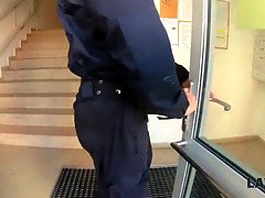 Sucer une bite, Brunette brune, Femme couguar, Gorge profonde, Maman, Chatte, Belle mère, Tatouage