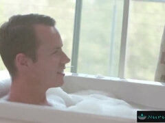 Gros seins, Gorge profonde, Interracial, Massage, Masturbation, Petite femme, Chatte, Plan cul à trois