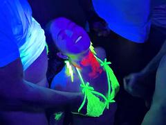 Analno, Bukkake, Notranji izliv, Zunanji izliv, Gangbang, Zabava, Ven, Joške