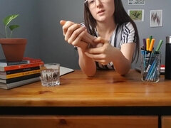 18, Itsetyydytys, Pillu, Koulutyttö, Soolo, Teini, Tissit, Märkä