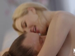 Plantureuse, Tir de sperme, Gorge profonde, Queue, Hard, Léchez, Rasée, Allumeuse