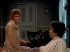 Cumizás, Ondó fröcskölés, Kézimunka, Maszti, Érett koros, Vöröshajú, Begyek, Régebbi évjáratú pornó