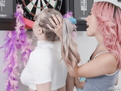 Velika rit, Velik kurac, Velike joške, Fafanje, Doggystyle, Moški z dvema ženskama, Koščena, Najstnice