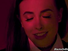 Velké péro, Kuřba, Brunetka, Ebenové, Fetiš, Hardcore, Mezirasové, Kozičky