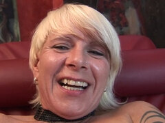 Faustfick, Masturbation, Reif, Rasiert, Solo, Spielzeuge