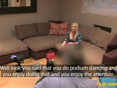 Anal, Rumpa, Avsugning, Doggystyle, Fingering, Onani, Kontor, Rimjobb