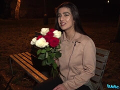 Bruinharig, Sperma shot, Lul, Spijkerbroeken, Likken, Buiten, Openbaar, Kut duiken