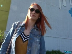 Amatéri, Kuřba, Auto, Creampie, Na psíka, Prstovanie, Vonku, Pička