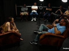 18, Avsugning, Creampie, Snopp, Gangbang, Mellanrasig, Liten och nätt, Tonåring