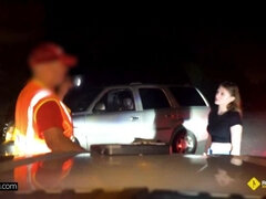 Brunette brune, Tir de sperme, Faciale, De plein air, Public, Réalité