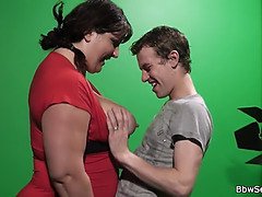 큰 엉덩이, 큰 음경, 오랄섹스, 바람핀, 음경, 드레스, 자연의 가슴, 빨아들이는