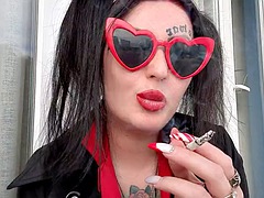 Bebê, Morena, Mulher dominante, Fetiche, Maduroa, Mãe gostosa, Fumar, Adolescente