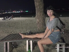 Grote mammen, Rondborstig, Moeder die ik wil neuken, Natuurlijke tieten, Buiten, Openbaar, Kut duiken, Alleen