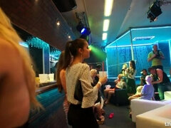 금발의, 옷입고하기, 클럽, 키스, 레즈비언, 흥청망청 놀기, 스윙 어, 젖은