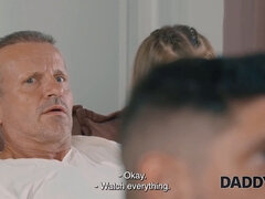 Blondi, Pettää, Tsekki, Isä, Hd, Teini