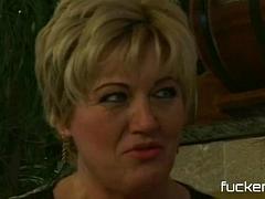 Leie, Grosse titten, Fetisch, Deutsch, Oma, Lecken, Reif, Nylon