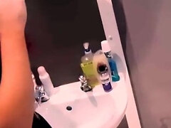 Banheiro, Britânico, Ela vestida ele nu, Fetiche, Humilhação, Amante, Ruivoa, Escravoa