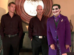 Gros seins, Sucer une bite, Brunette brune, Faciale, Fétiche des pieds, Groupe, Lingerie, Jarretelles