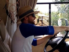 Isot tissit, Auto, Silmälasit, Käsihoito, Valtava, Vanhempi, Ulkona, Tissit