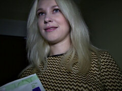 Amatör, Avsugning, Sperma shot, Långt ner i halsen, Doggystyle, Handjobb, Utomhus, Rysk