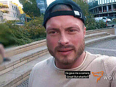 Amateur, Mamada, Alemán, Hotel, Al aire libre, Pequeña, Público, Realidad