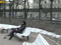 Morena, Dinheiro, Público, Sexo grupal a três