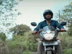 Enthousiasteling, Grote kont, Grote mammen, Pijpbeurt, Sperma shot, Handbeurt, Hardcore, Tieten likken