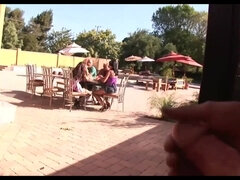 Grote kont, Grote mammen, Lul, Handbeurt, Rijpe lesbienne, Pornster, Tiener, Tietenklus