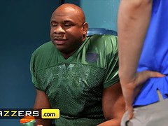 Stor pik, Store bryster, Brunette, Imellem racer, Slikning, Mor jeg gerne vil kneppe, Fisse