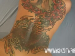 Stora tuttar, Avsugning, Sperma shot, Hardcore, Mmf man man kvinna, Mamma, Offentlig, Trekant