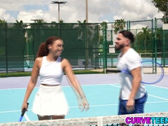 Veľký zadok, Kuřba, Brunetka, Roztomilá, Drobunké, Pička, Vyholené, Teenka