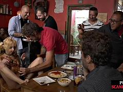 Μωρό, Σαδομαζοχιστικό, Ξανθιά, Δημόσιο, Κοκκαλιάρης, Τσούλα, Χτύπημα, Βυζιά