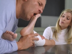 Анальный секс, Блондинки, Семяизвержение, Фетиш, Фут фетиш, Натуральные сиськи, Соски, Сиськи