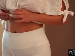 Grosser arsch, Grosser schwanz, Grosse titten, Blasen, Spermaladung, Hundestellung, Massage, Rasiert