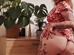 Vends-ta-culotte - How weak you are in front of the beautiful ass of a beautiful amateur woman