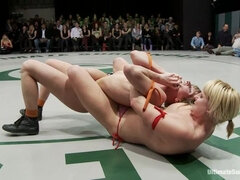 In den arsch, Domination, Gesichtssitzen, Fingern, Erniedrigung, Lesbisch, Muschi, Ringkampf