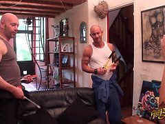 Pijpbeurt, Sperma in gezicht, Frans, Hd, Man, Moeder, Orgasme, Trio