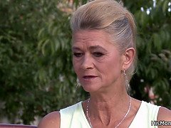 Grossvater, Lesbisch, Masturbation, Reif, Mutti, Öffentlich, Verführt, Jungendliche (18+)